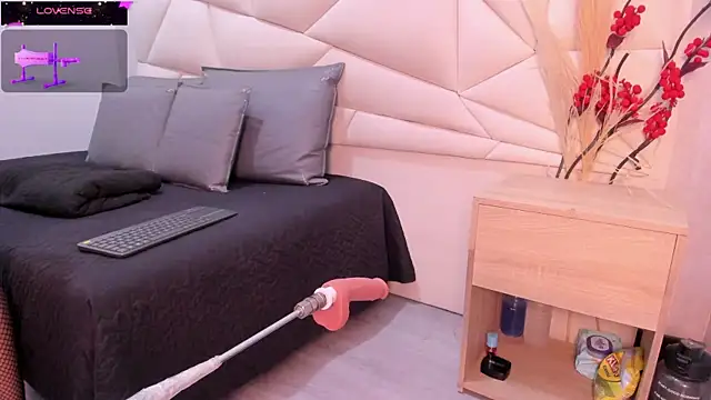 ValeriaJulio  online show from February 2026 12:01:01 AM