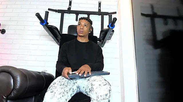 ItaloMoore online show from February 2026 11:51:01 AM