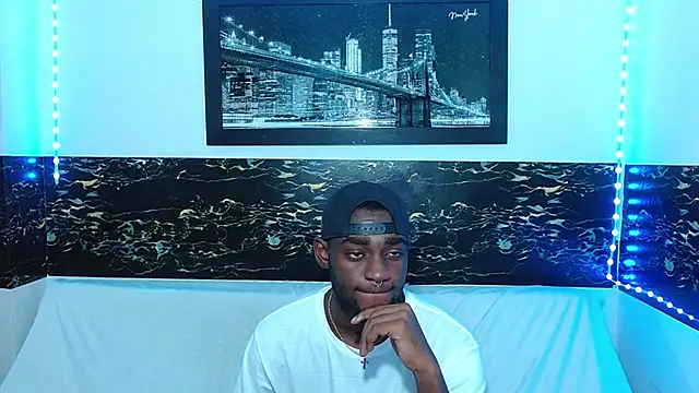 Snapshot of eebony_stallion chatting on September 2025 03:34:01 AM eebony stallion online show from September 2025 03:34:01 AM