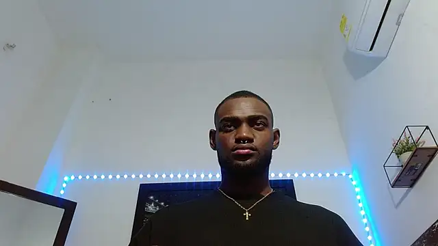 Snapshot of eebony_stallion chatting on October 2025 03:16:01 AM eebony stallion online show from October 2025 03:16:01 AM