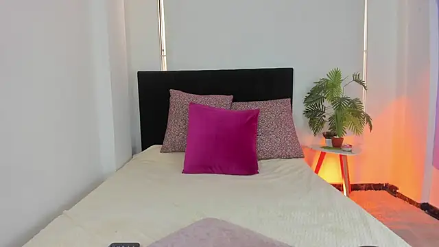 Snapshot of LunaVelvet777 chatting on November 2025 04:17:02 PM LunaVelvet777 online show from November 2025 04:17:02 PM