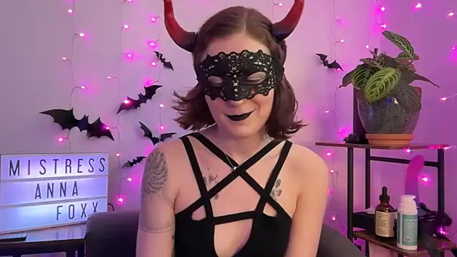 mistressannafoxx online show from October 2025 09:15:02 PM