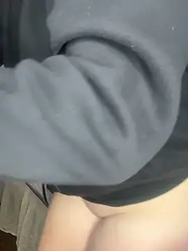 M1l3yD3w online show from November 2025 04:08:02 PM