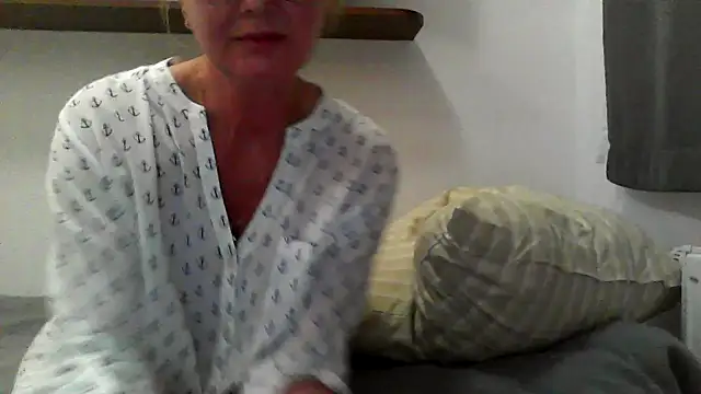 IrynaMolbertx online show from September 2025 07:28:02 PM