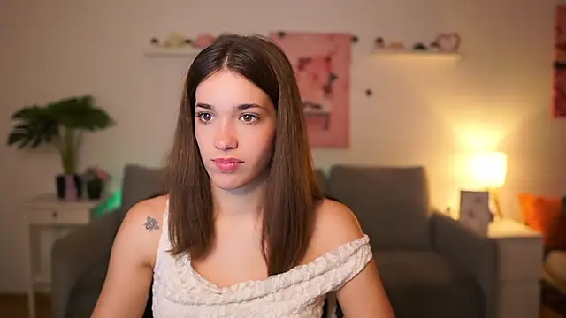 kissie cat online show from October 2025 01:40:02 PM