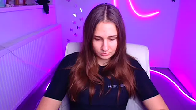 Stefanie Sweet online show from November 2025 06:46:01 AM