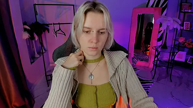 BethanyCloud online show from November 2025 02:32:01 AM