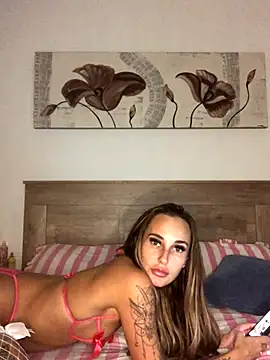 Rosieredxox online show from November 2025 07:47:01 PM