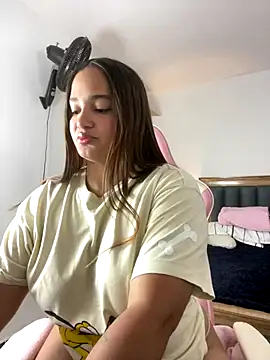 Andrea-Lu online show from September 2025 02:38:02 AM