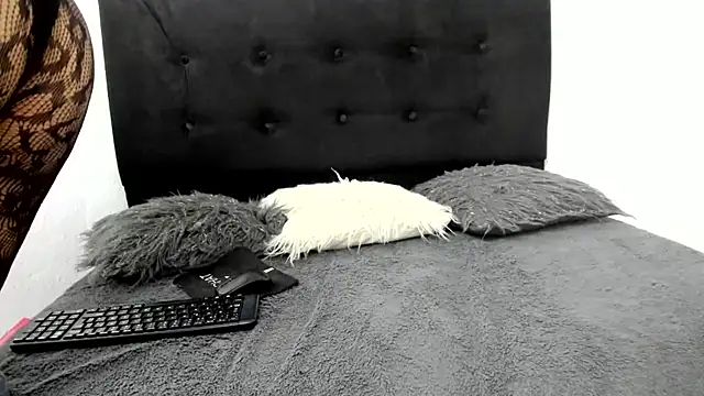 amy lennox online show from July 2026 12:59:01 PM