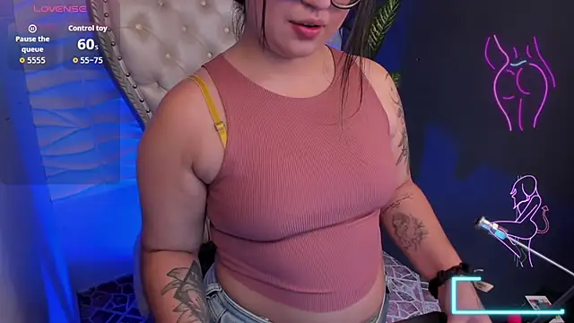 April  foxx online show from November 2025 12:38:01 PM