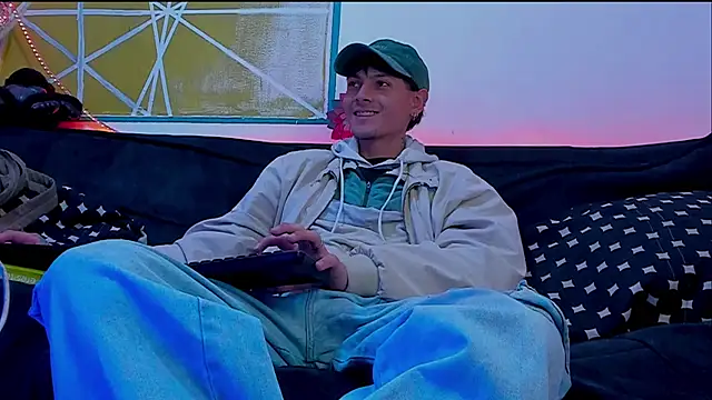 Dioniso guy8 online show from April 2026 09:01:02 PM