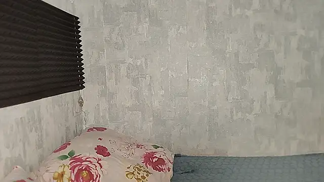 LiaVibes online show from February 2026 06:18:02 AM