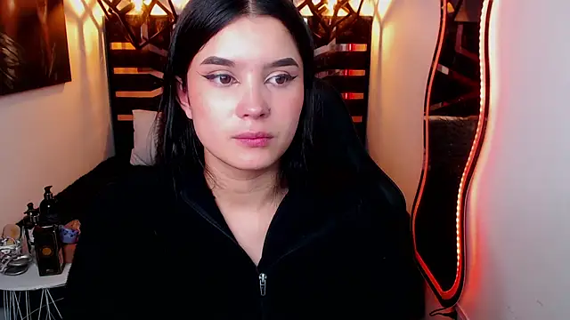 Natalie loffreda online show from April 2026 07:41:01 PM