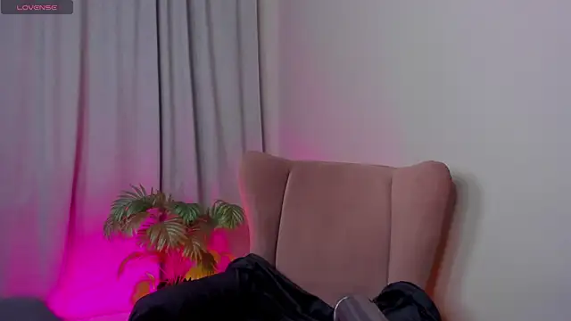 Ann Perry online show from October 2025 02:21:01 AM