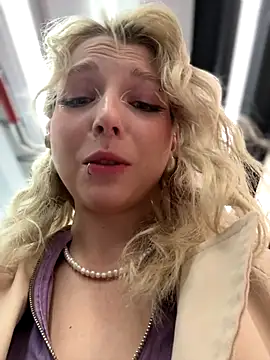 EveLittleSinner online show from September 2025 09:00:02 AM