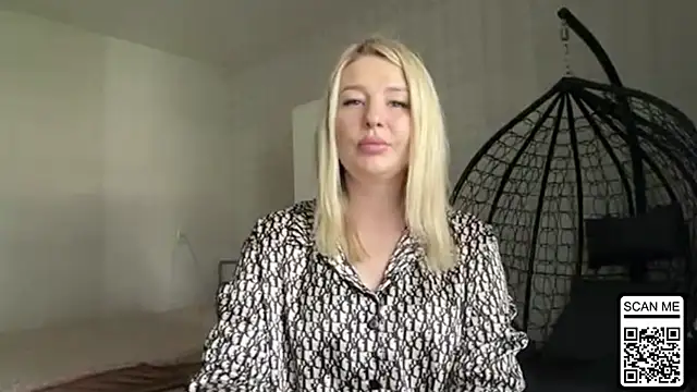 Snapshot of Blondie_xoxoxo chatting on June 2026 08:39:01 AM Blondie xoxoxo online show from June 2026 08:39:01 AM