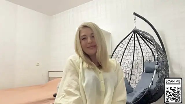 Snapshot of Blondie_xoxoxo chatting on June 2026 09:34:01 PM Blondie xoxoxo online show from June 2026 09:34:01 PM