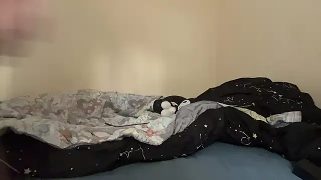 Kitty5348 online show from April 2026 12:27:01 PM