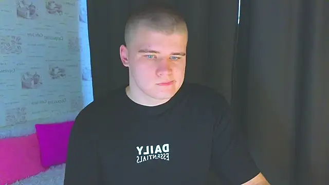 kittenmurr online show from October 2025 01:03:02 AM