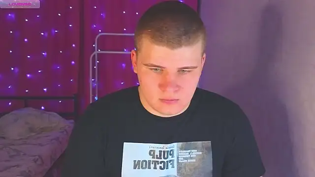 kittenmurr online show from April 2026 09:28:01 PM