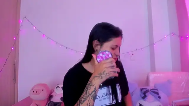 Abby roussee online show from November 2025 01:12:02 PM