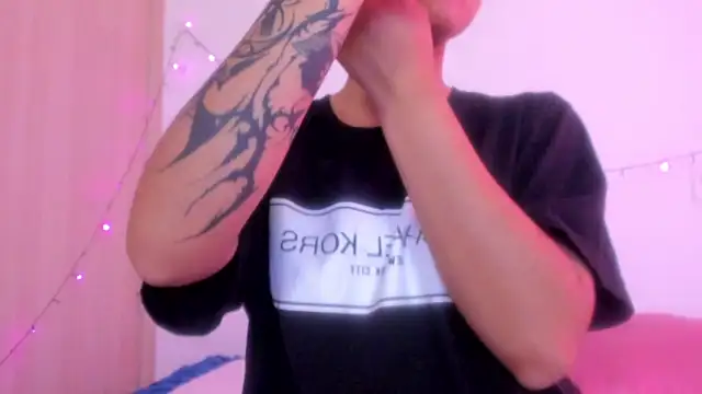 Abby roussee online show from November 2025 01:22:01 PM