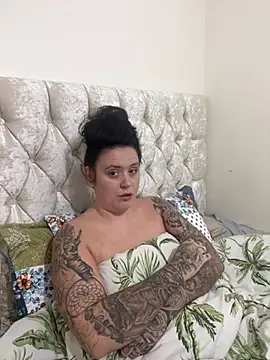 Snapshot of Charsworld chatting on January 2026 11:25:01 AM Charsworld online show from January 2026 11:25:01 AM