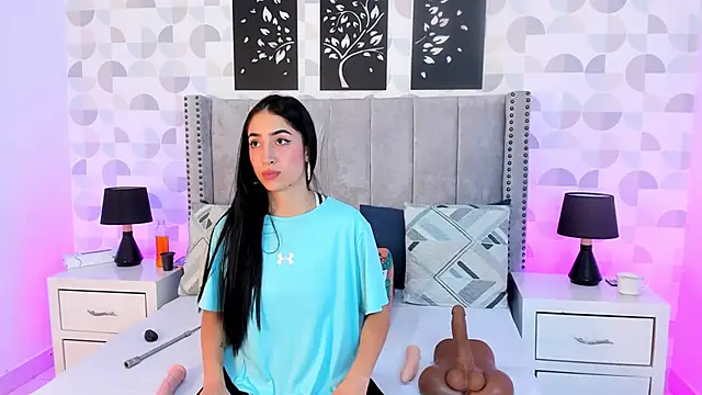 natasha moreno online show from October 2025 12:26:01 PM