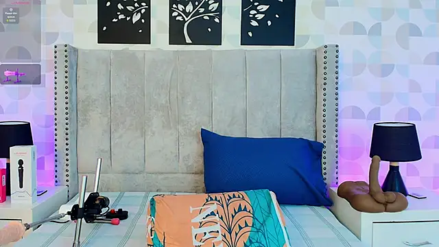 natasha moreno online show from April 2026 01:41:01 PM