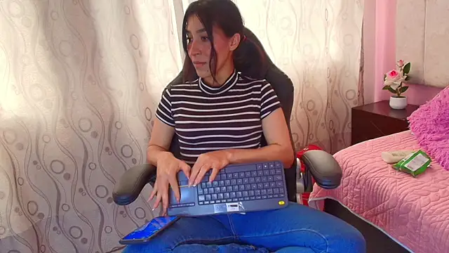 DarlingDuchess  online show from October 2025 03:42:01 PM
