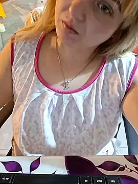 qSensi online show from November 2025 11:25:01 PM