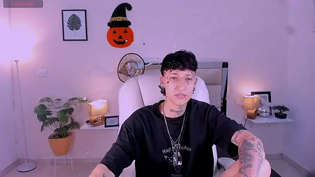 Luci Rose online show from October 2025 04:02:02 AM