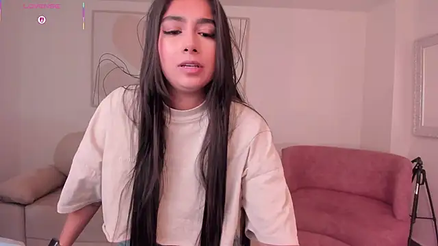 VeronicaBlue online show from November 2025 09:19:01 AM