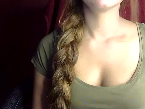 Snapshot of heartless_Queen chatting on October 2025 04:26:01 AM heartless Queen online show from October 2025 04:26:01 AM