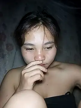 Snapshot of EllyBaby20 chatting on September 2025 11:28:02 PM EllyBaby20 online show from September 2025 11:28:02 PM