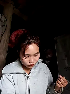 Snapshot of EllyBaby20 chatting on November 2025 01:08:01 AM EllyBaby20 online show from November 2025 01:08:01 AM