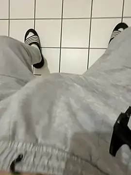 Dicksxd online show from April 2026 09:48:02 PM