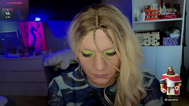 Kkkylie online show from February 2026 07:07:02 AM