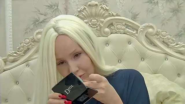 Snapshot of EllieFrosty_ chatting on September 2025 07:25:01 PM EllieFrosty online show from September 2025 07:25:01 PM