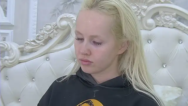 Snapshot of EllieFrosty_ chatting on November 2025 03:55:01 PM EllieFrosty online show from November 2025 03:55:01 PM