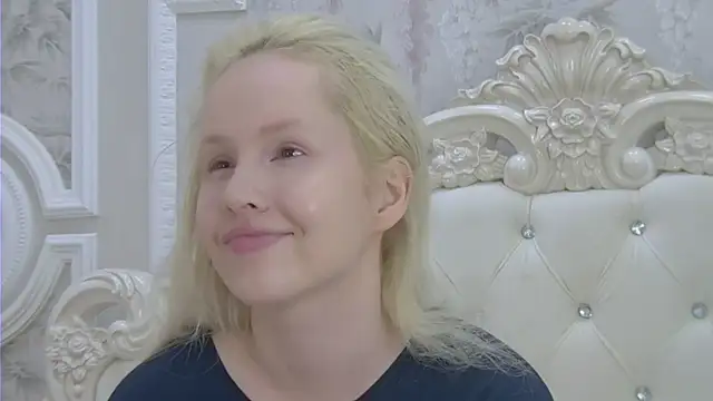 Snapshot of EllieFrosty_ chatting on May 2026 12:50:02 AM EllieFrosty online show from May 2026 12:50:02 AM