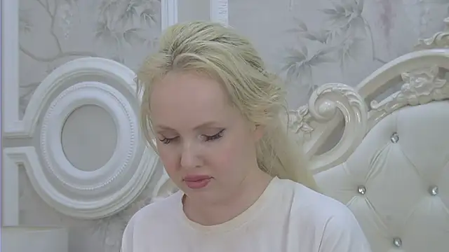 Snapshot of EllieFrosty_ chatting on May 2026 08:15:01 PM EllieFrosty online show from May 2026 08:15:01 PM