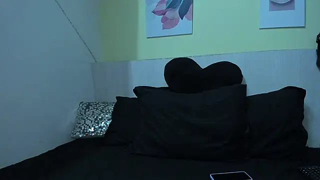 AtheneaArbelaez  online show from September 2025 12:49:02 PM