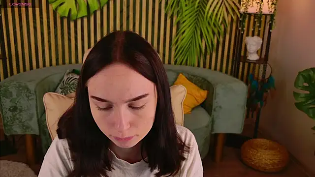 Snapshot of MonikaCarter chatting on September 2025 10:28:01 AM MonikaCarter online show from September 2025 10:28:01 AM