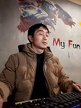 Snapshot of Boytasexy chatting on December 2025 03:33:02 AM Boytasexy online show from December 2025 03:33:02 AM