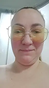 Snapshot of Kiss_Eva chatting on December 2024 10:08:02 PM Kiss Eva online show from December 2024 10:08:02 PM