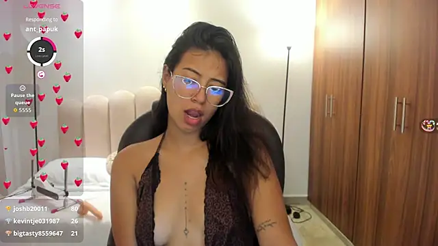 Snapshot of raven_stonee chatting on September 2025 07:52:02 PM raven stonee online show from September 2025 07:52:02 PM