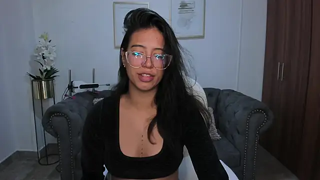 Snapshot of raven_stonee chatting on October 2025 03:18:02 AM raven stonee online show from October 2025 03:18:02 AM