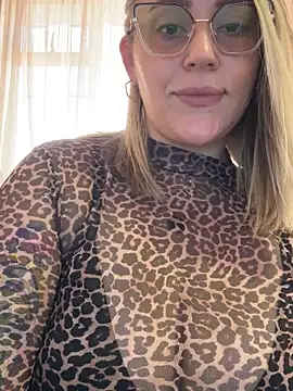 CurvyLust x online show from December 2025 01:39:02 PM